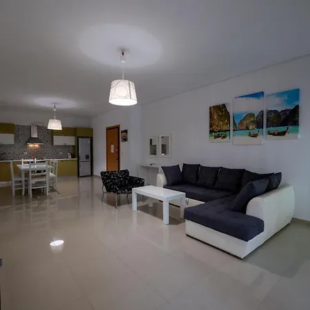 Franklin * Sarandë