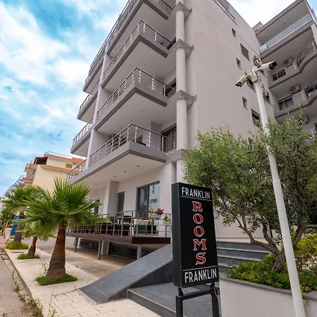 アパートホテル Franklin Sarandë