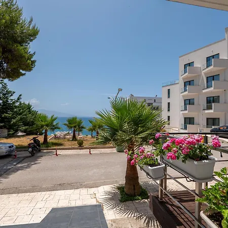 Franklin * Sarandë